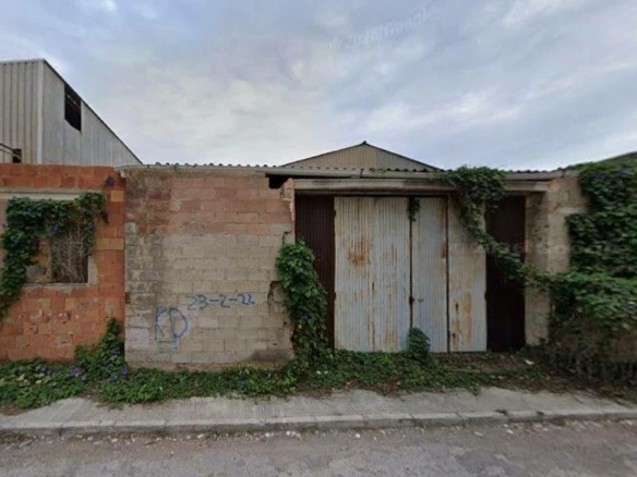 Suelo urbano consolidado en Villarreal (Castellón) con edificación a demoler