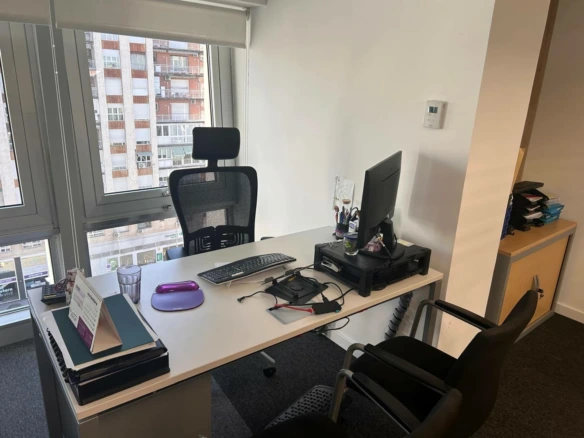 Edificio exclusivo de oficinas de gran representatividad, ubicado en el centro financiero de Madrid.