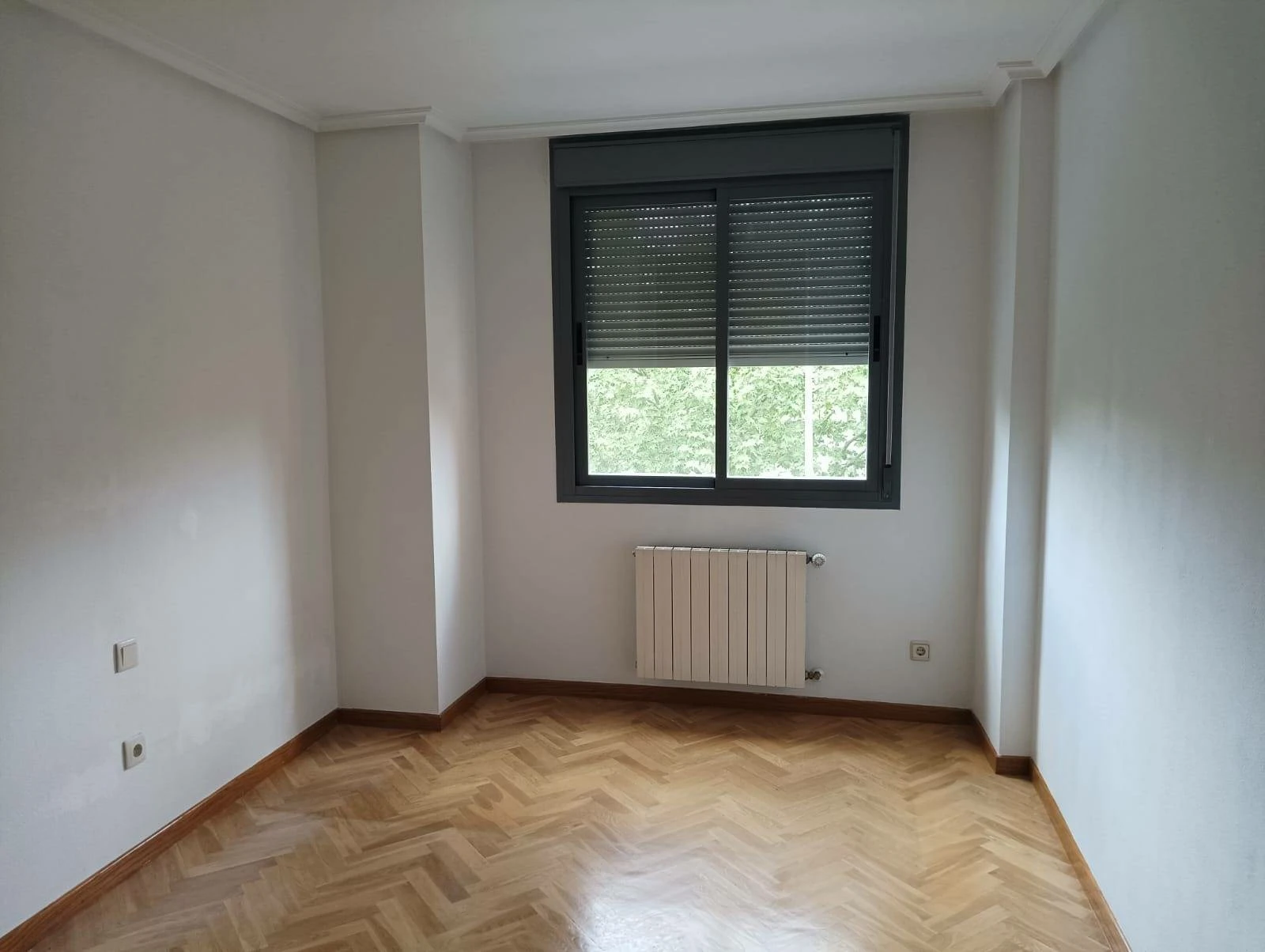 REJAS PLENILUNIO MAGNIFICO PISO DE TRES DORMITORIOS DOS BAÑOS GARAJE Y TRASTERO URBANIZACION PRIVADA