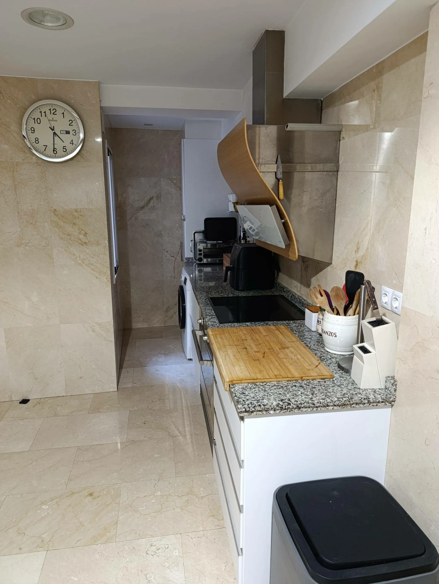 VALENCIA CENTRO BARRIO XEREA VIVIENDA REFORMADA CON PRIMERAS CALIDADES CUATRO DORMITORIOS DOS BAÑOS GARAJE