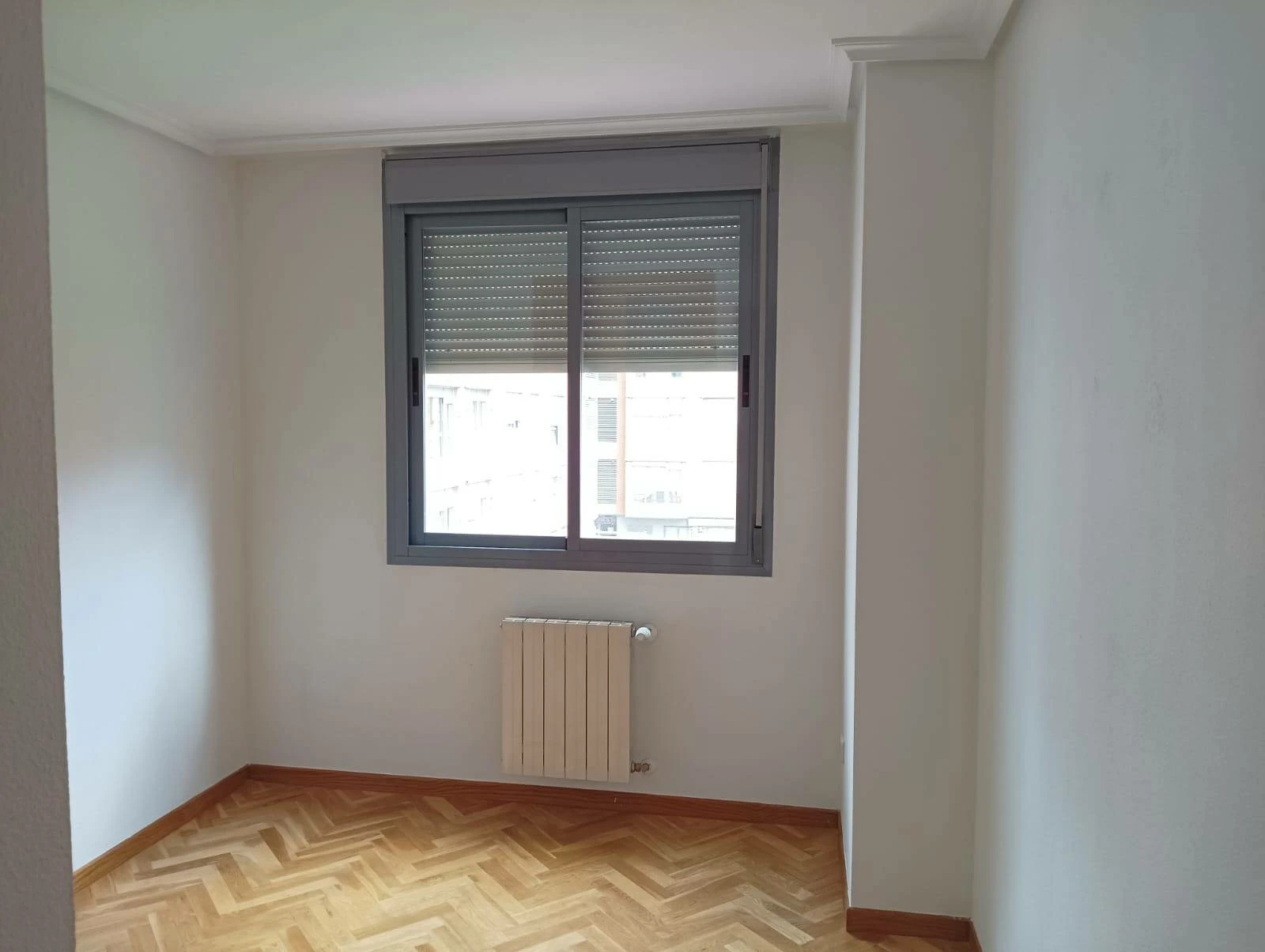 REJAS PLENILUNIO MAGNIFICO PISO DE TRES DORMITORIOS DOS BAÑOS GARAJE Y TRASTERO URBANIZACION PRIVADA