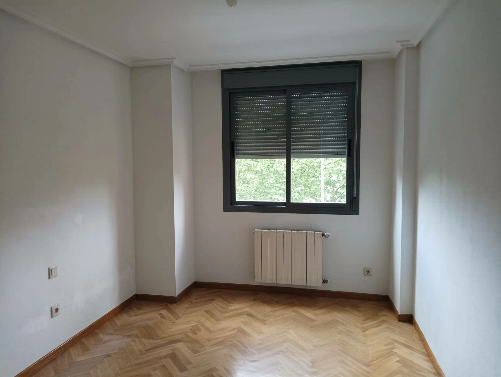 REJAS PLENILUNIO MAGNIFICO PISO DE TRES DORMITORIOS DOS BAÑOS GARAJE Y TRASTERO URBANIZACION PRIVADA