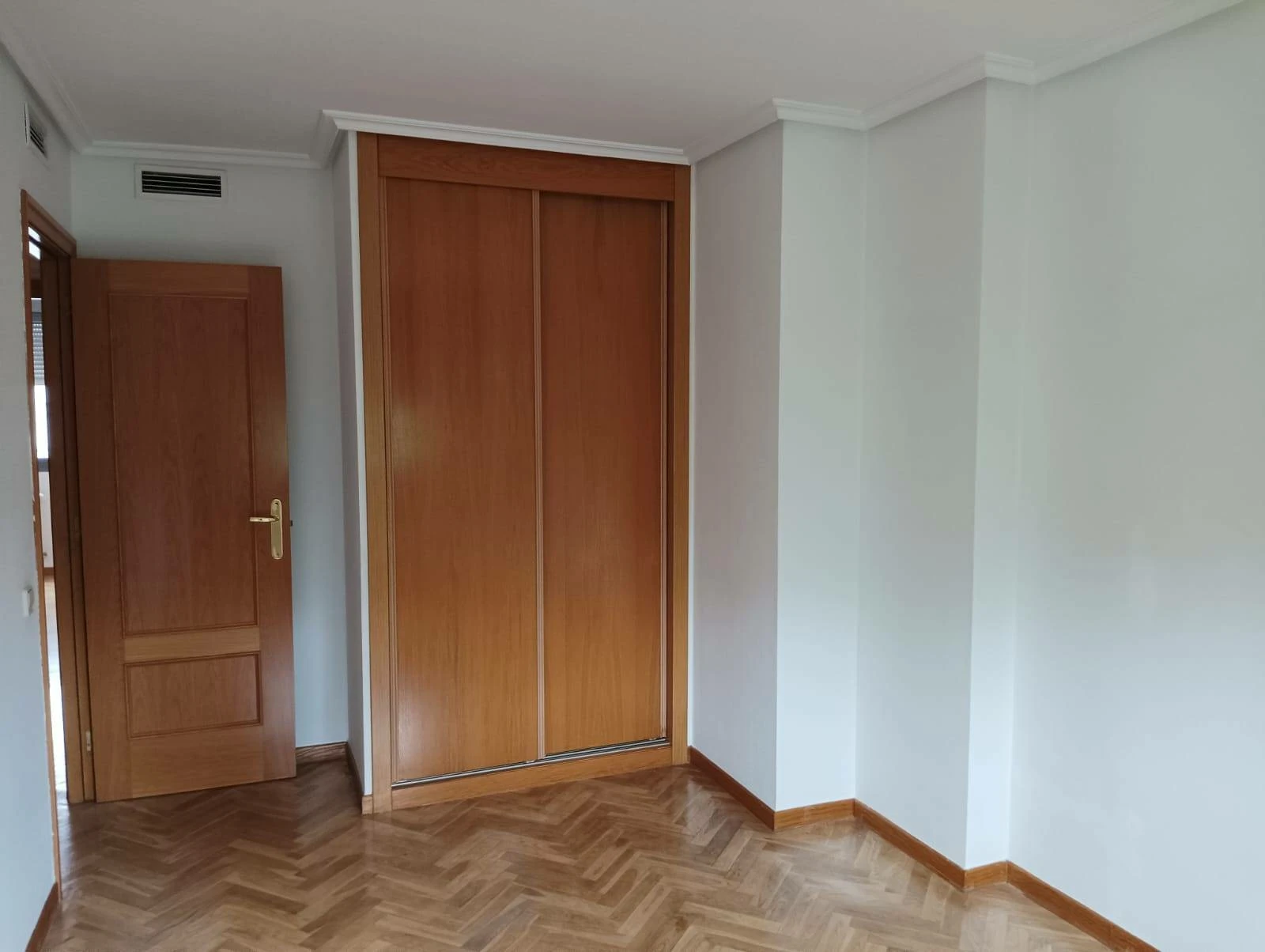 REJAS PLENILUNIO MAGNIFICO PISO DE TRES DORMITORIOS DOS BAÑOS GARAJE Y TRASTERO URBANIZACION PRIVADA