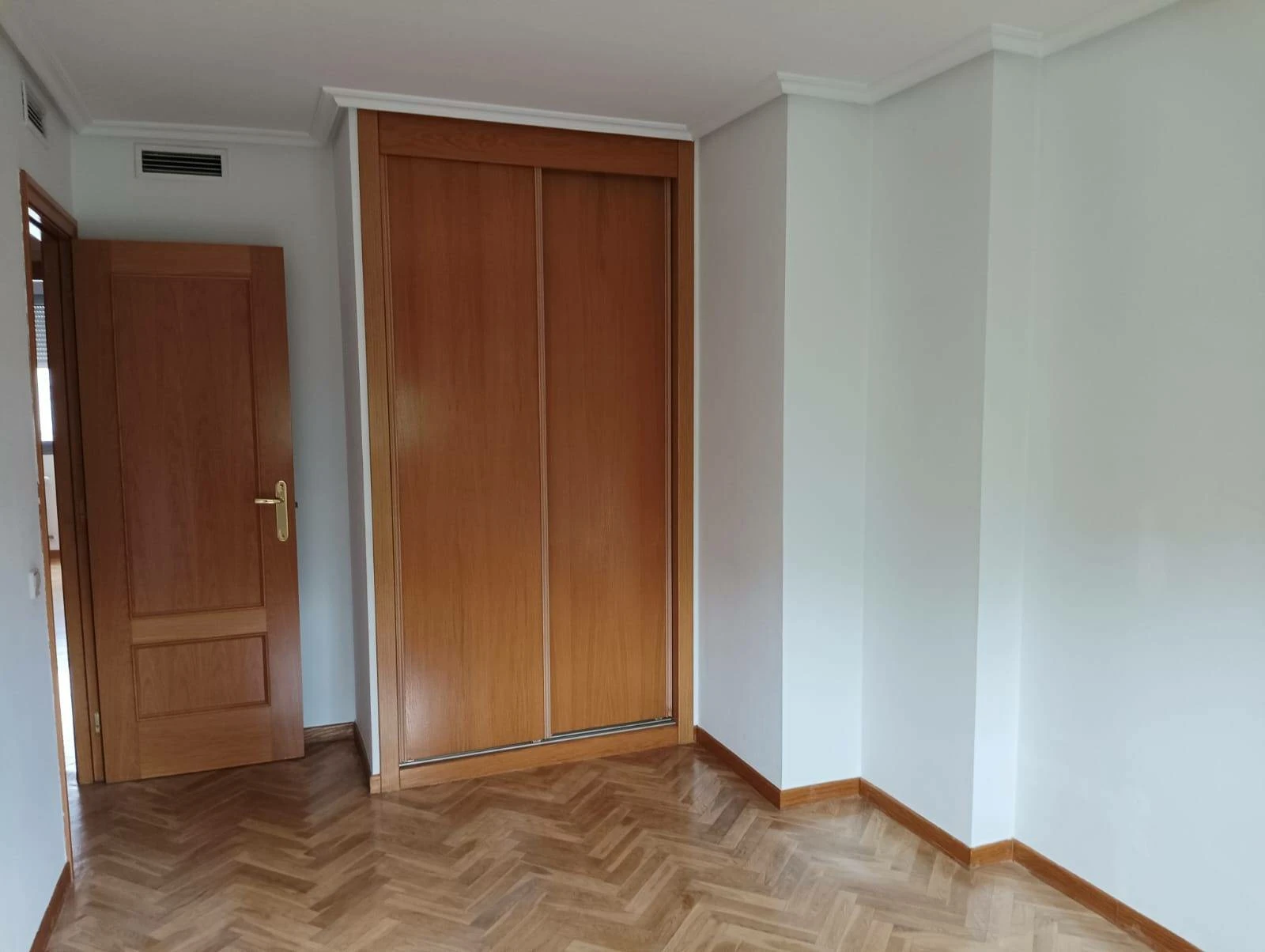 REJAS PLENILUNIO MAGNIFICO PISO DE TRES DORMITORIOS DOS BAÑOS GARAJE Y TRASTERO URBANIZACION PRIVADA