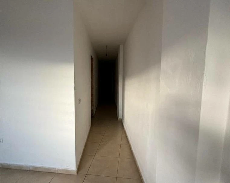 762