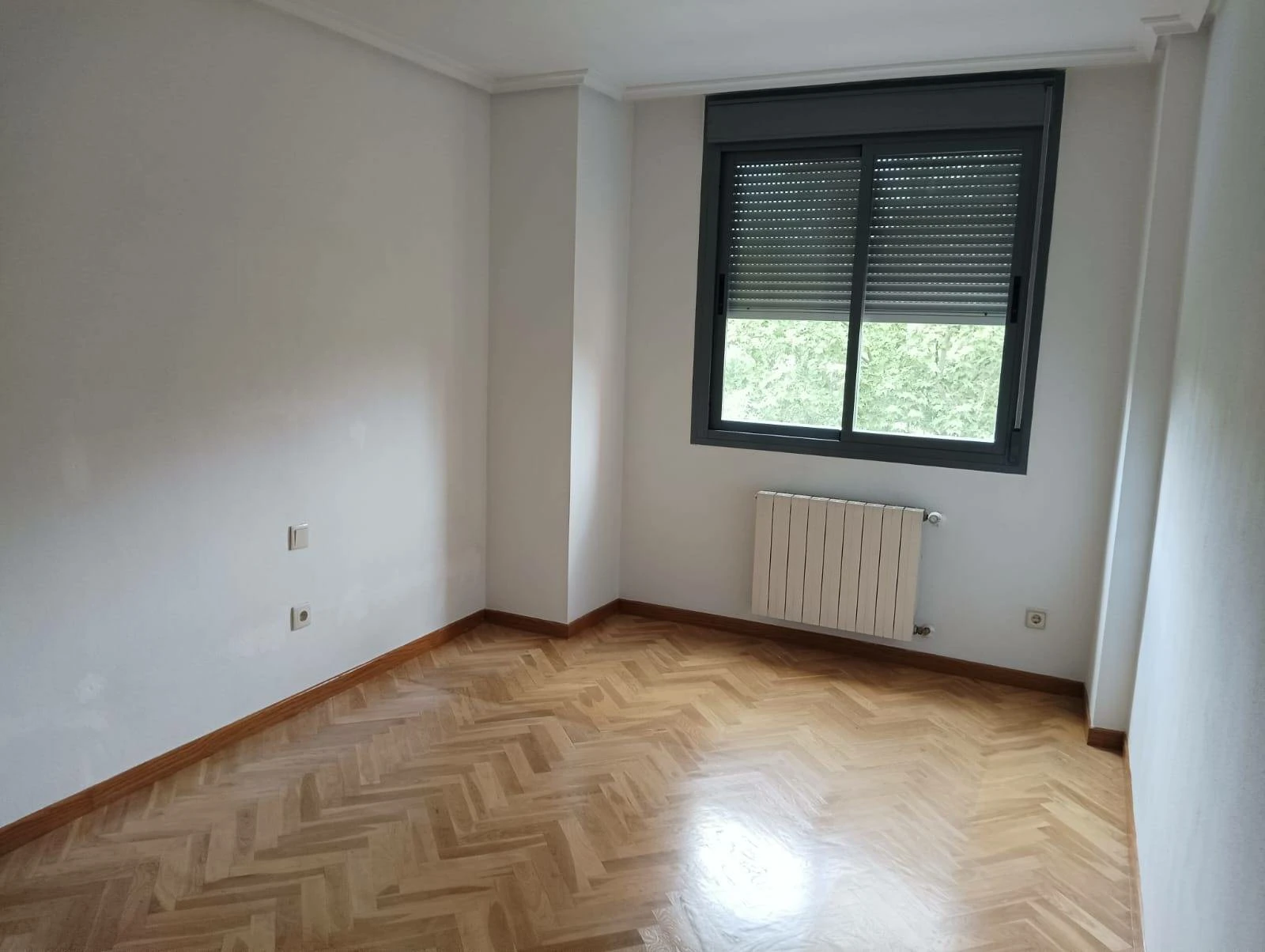 REJAS PLENILUNIO MAGNIFICO PISO DE TRES DORMITORIOS DOS BAÑOS GARAJE Y TRASTERO URBANIZACION PRIVADA
