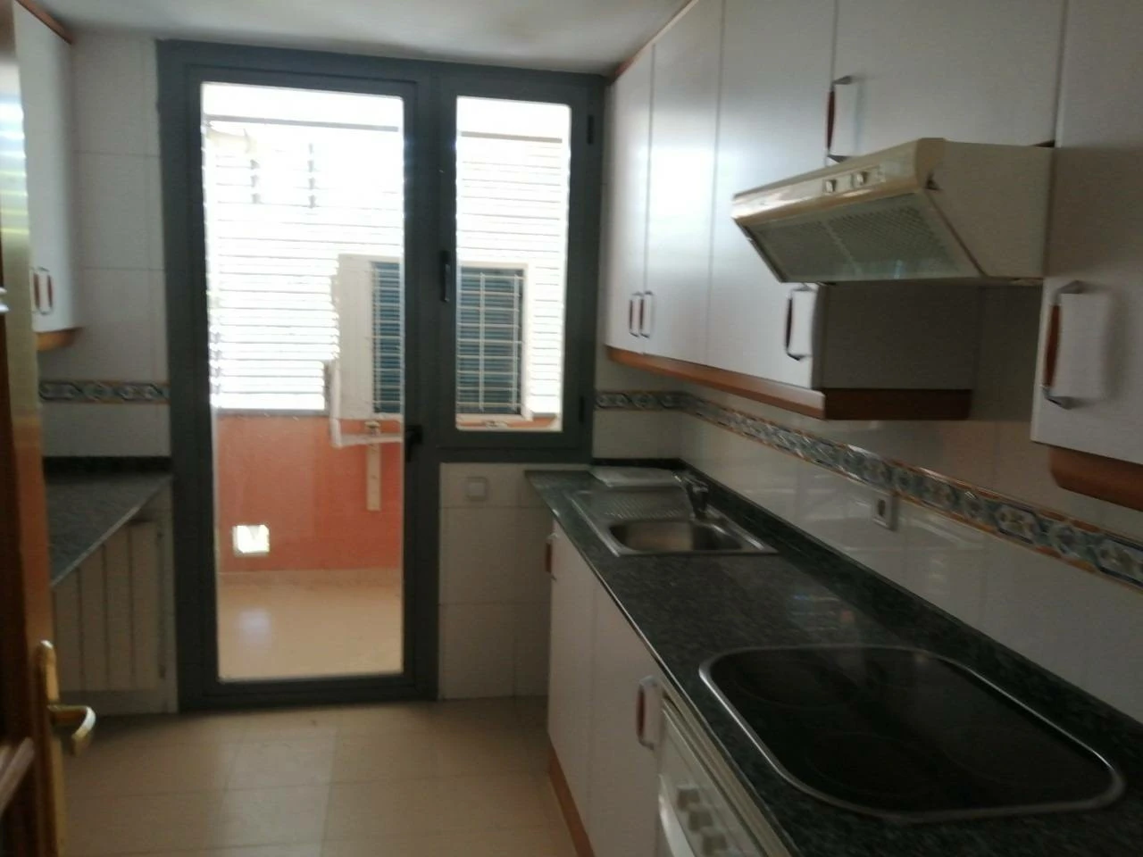REJAS PLENILUNIO MAGNIFICO PISO DE TRES DORMITORIOS DOS BAÑOS GARAJE Y TRASTERO URBANIZACION PRIVADA