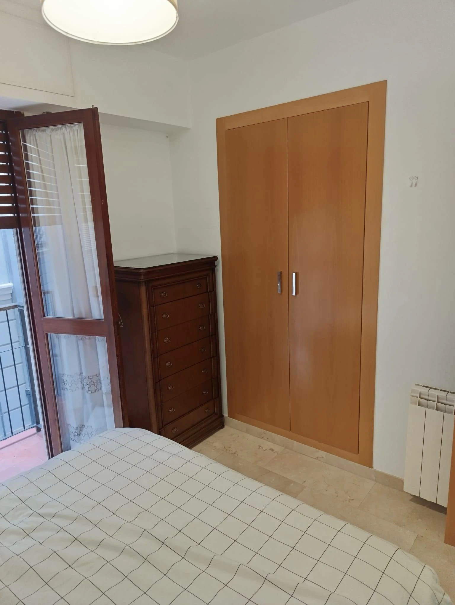 VALENCIA CENTRO BARRIO XEREA VIVIENDA REFORMADA CON PRIMERAS CALIDADES CUATRO DORMITORIOS DOS BAÑOS GARAJE