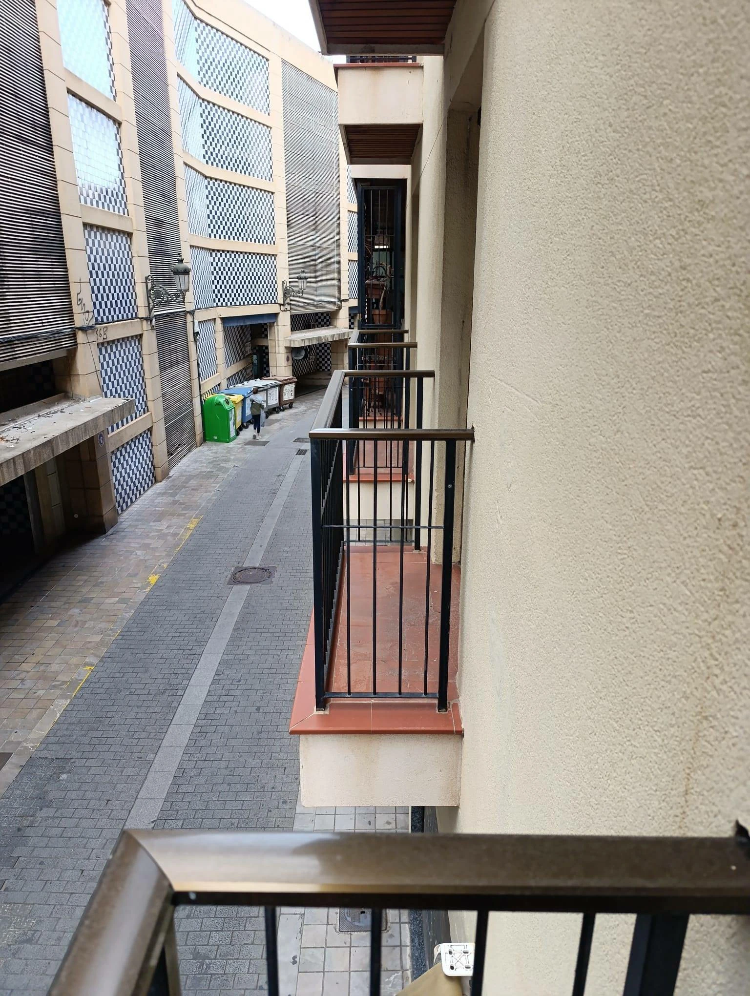 VALENCIA CENTRO BARRIO XEREA VIVIENDA REFORMADA CON PRIMERAS CALIDADES CUATRO DORMITORIOS DOS BAÑOS GARAJE