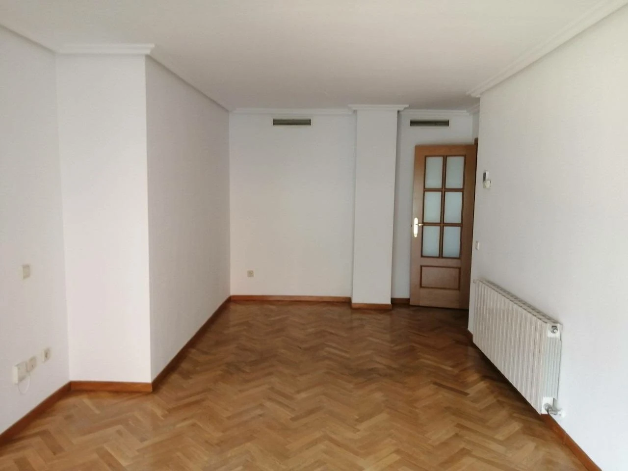 REJAS PLENILUNIO MAGNIFICO PISO DE TRES DORMITORIOS DOS BAÑOS GARAJE Y TRASTERO URBANIZACION PRIVADA