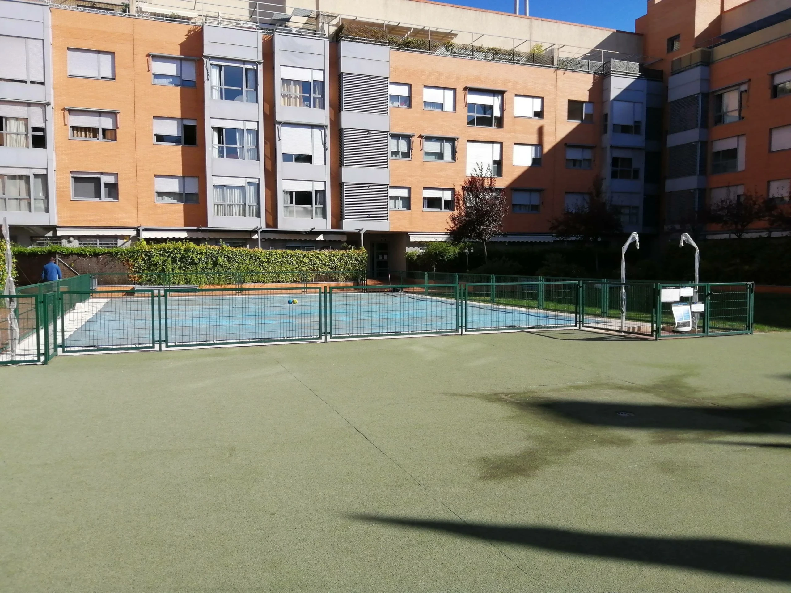 REJAS PLENILUNIO URBANIZACIÓN PRIVADA TRES DORMITORIOS DOS BAÑOS PLAZA DE GARAJE Y TRASTERO