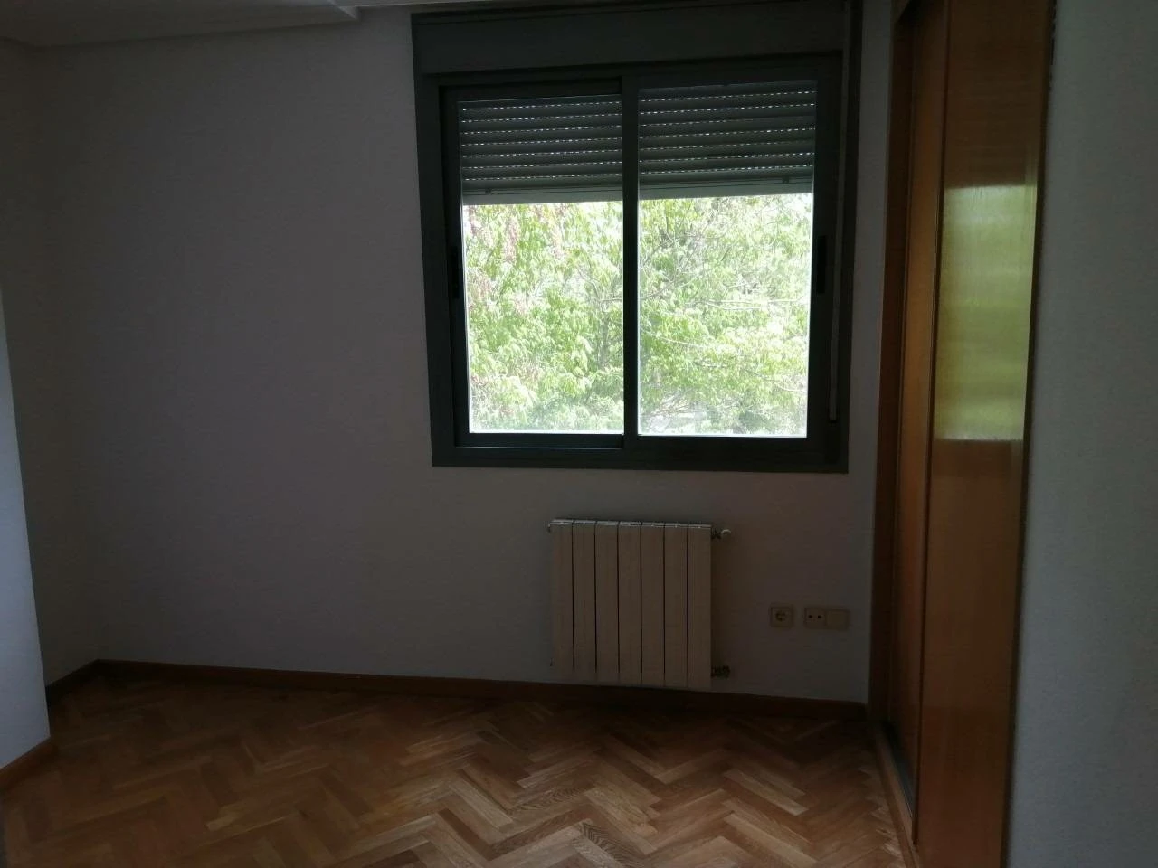 REJAS PLENILUNIO URBANIZACIÓN PRIVADA TRES DORMITORIOS DOS BAÑOS PLAZA DE GARAJE Y TRASTERO