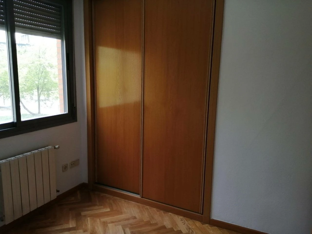 REJAS PLENILUNIO URBANIZACIÓN PRIVADA TRES DORMITORIOS DOS BAÑOS PLAZA DE GARAJE Y TRASTERO