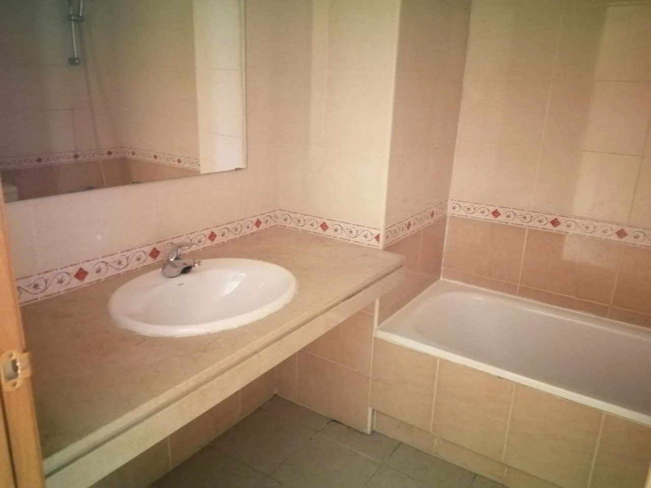 REJAS PLENILUNIO URBANIZACIÓN PRIVADA TRES DORMITORIOS DOS BAÑOS PLAZA DE GARAJE Y TRASTERO