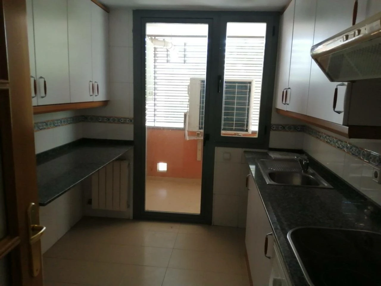 REJAS PLENILUNIO URBANIZACIÓN PRIVADA TRES DORMITORIOS DOS BAÑOS PLAZA DE GARAJE Y TRASTERO
