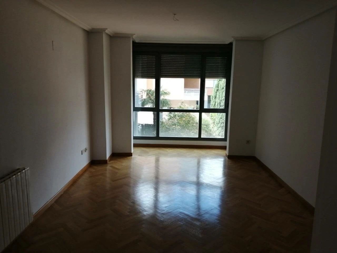 REJAS PLENILUNIO URBANIZACIÓN PRIVADA TRES DORMITORIOS DOS BAÑOS PLAZA DE GARAJE Y TRASTERO