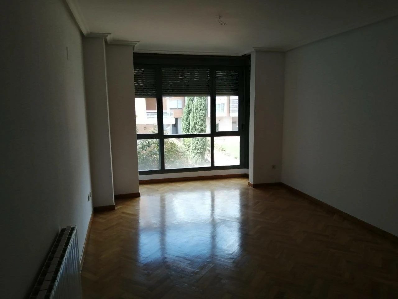 REJAS PLENILUNIO URBANIZACIÓN PRIVADA TRES DORMITORIOS DOS BAÑOS PLAZA DE GARAJE Y TRASTERO