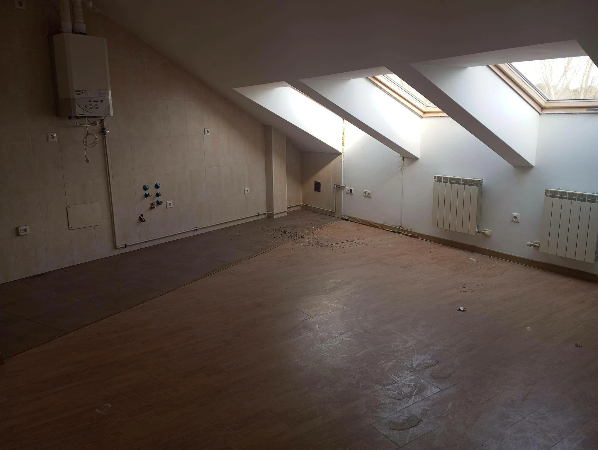 Exclusivo Piso en Mojados, Valladolid: Confort y Elegancia