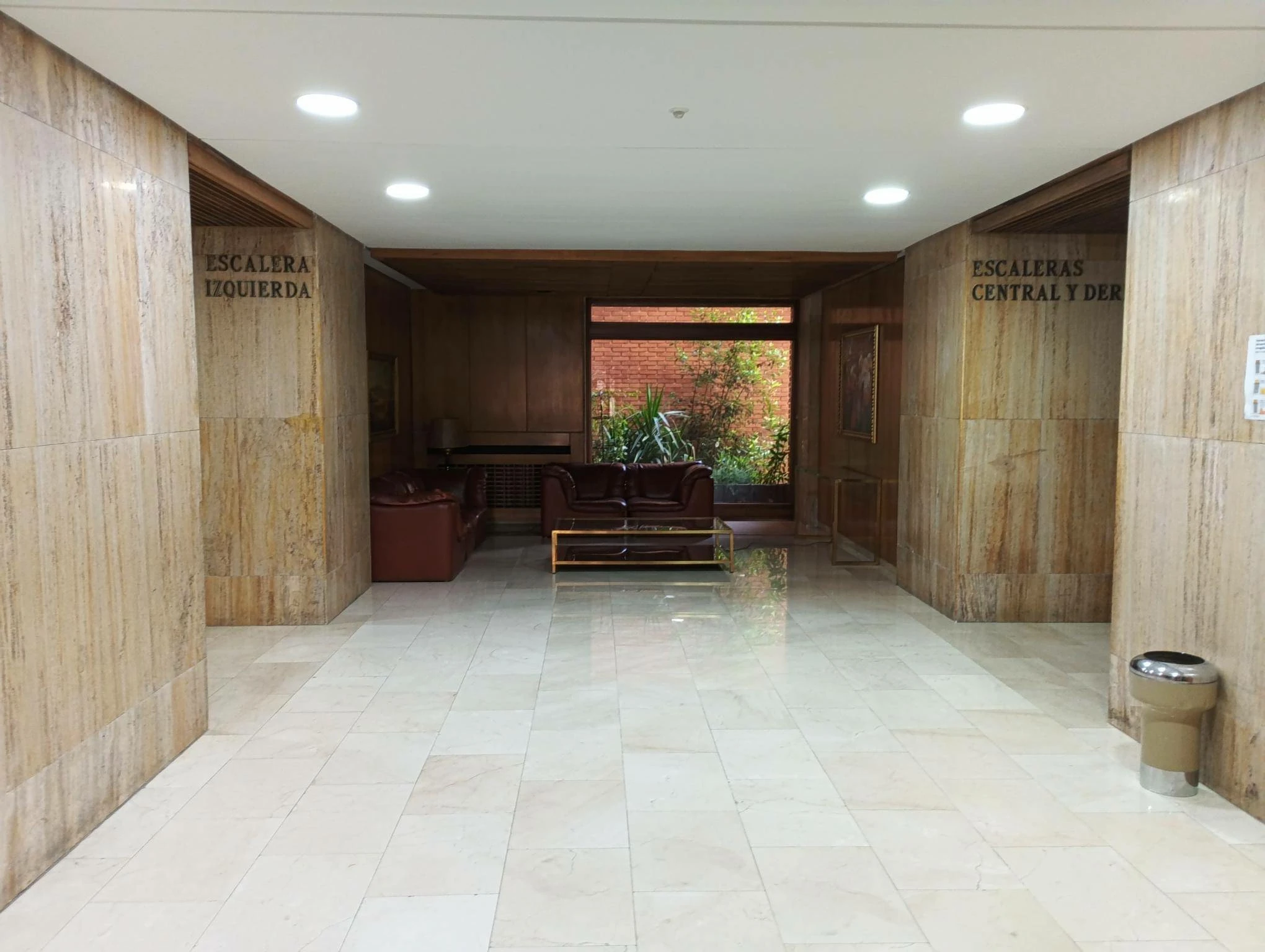 Piso muy representativo en el distrito de Ciudad Jardín a 50m del auditórium y de la boca del metro